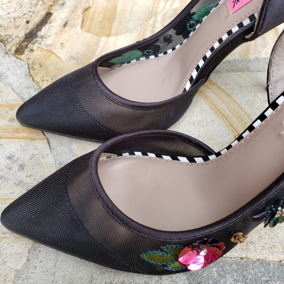 Betsy Johnson Jewel Pump - Picture 11 of 16